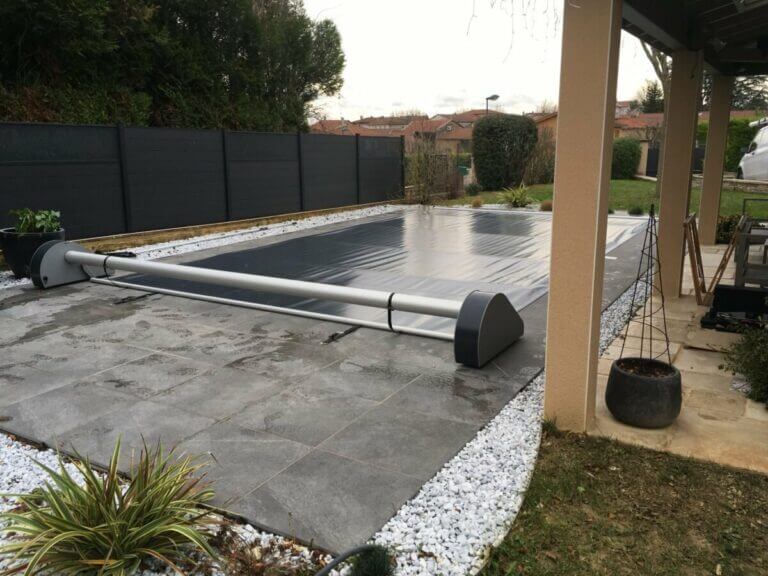 B_19 - couverture ore Ore-Abris-de-piscine-Anthracite-01700-MIRIBEL