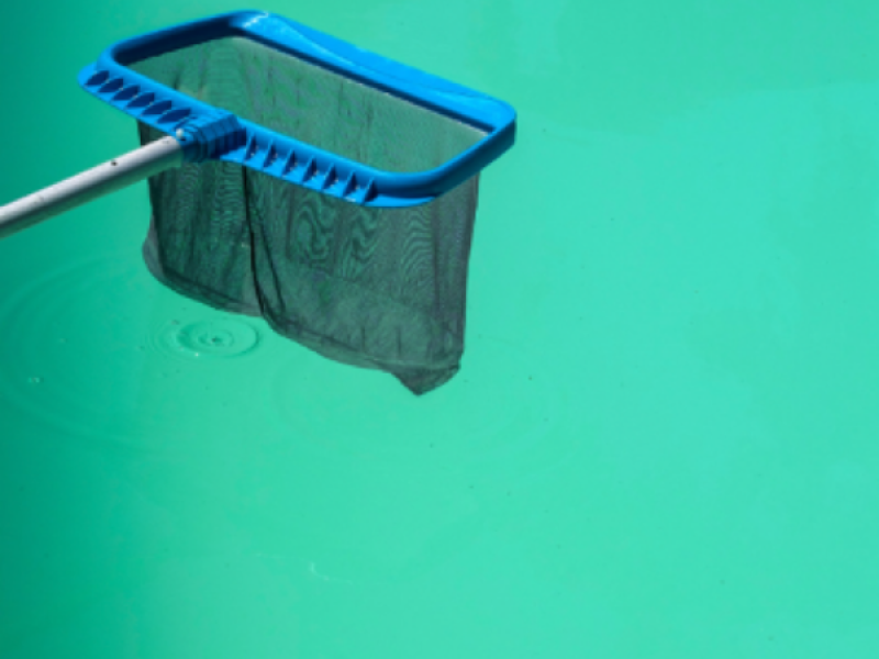 bons-gestes-a-adopter-pour-l-entretien-de-votre-piscine-cap-piscines